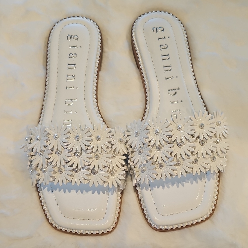 Gianni Bini White Daisy Embellished Sandals